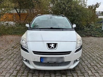 Weiß Gebraucht 2012 Peugeot 5008 Van / Kleinbus | 4.500 € (Fairer Preis)