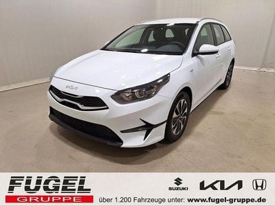 Neu Kia Ceed Sportswagon Play 101 PS (74 kW) 2025 Casa white Kombi