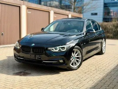 Käytetty BMW 330 Sport Line 258 HP (189 kW) 2017 Musta Sedan