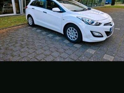 Gebraucht Hyundai i30 109 PS (80 kW) 2013 Weiß Kombi
