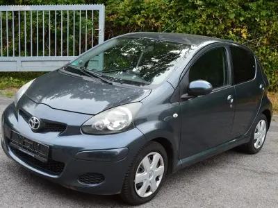 Gebraucht Toyota Aygo Edition 68 PS (50 kW) 2011 Grau Kleinwagen