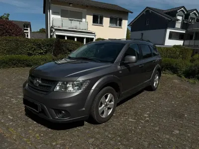 Gebraucht Fiat Freemont 140 PS (102 kW) 2012 Grau SUV