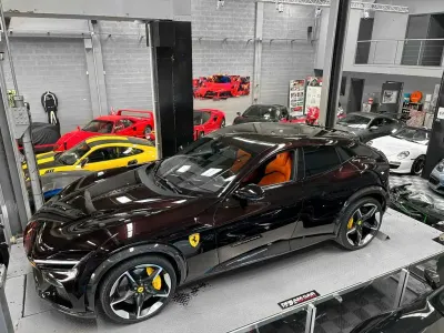 Second-hand Ferrari Purosangue 725 CP (533 kW) 2024 Negru SUV