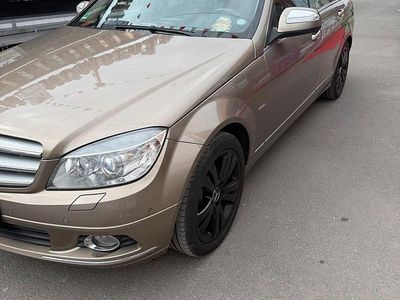 Usata Mercedes C220 170 CV (125 kW) 2007 Oro Berlina
