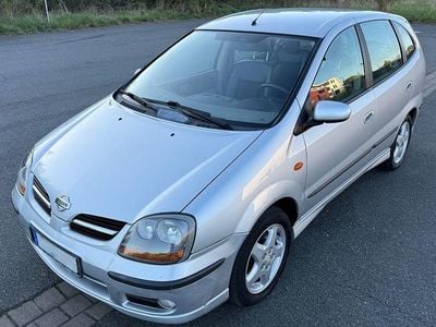 Usata Nissan Almera Tino 116 CV (85 kW) 2002 Argento Monovolume