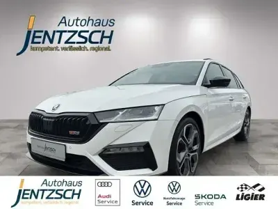 Używany Skoda Octavia RS 200 KM (147 kW) 2022 Biały Kombi