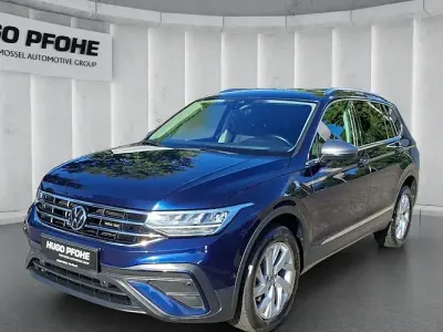 Gebraucht VW Tiguan Allspace Life 150 PS (110 kW) 2022 Blau SUV