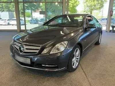 Gebraucht Mercedes E350 Avantgarde 231 PS (169 kW) 2011 Grau Coupé