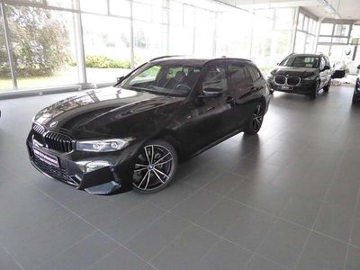 Gebraucht BMW 320 M Sport 190 PS (139 kW) 2024 Black sapphire metallic Kombi
