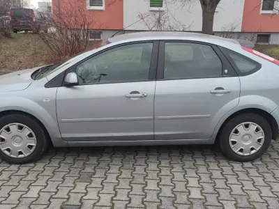 Gebraucht Ford Focus 115 PS (84 kW) 2005 Silber Limousine