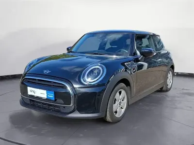 Używany Mini Cooper Essential 136 KM (100 kW) 2023 Czarny Hatchback
