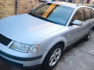 Gebraucht VW Passat 125 PS (91 kW) 1999 Silber Kombi