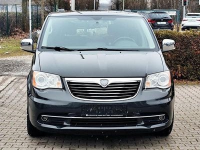 Gebraucht Lancia Voyager Platinum 163 PS (119 kW) 2013 Grau Van / Kleinbus