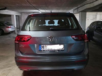 Gebraucht VW Tiguan Allspace Trendline 150 PS (110 kW) 2018 Schwarz SUV