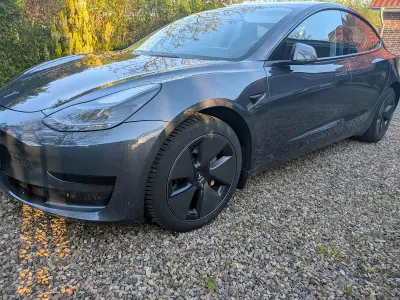 Second-hand Tesla Model 3 Standard Range Plus 235 kW (320 CP) 2022 Gri Berlinǎ
