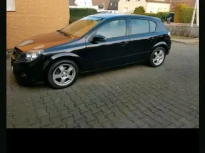 Gebraucht Opel Astra 90 PS (66 kW) 2004 Schwarz Limousine