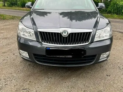 Gebraucht Skoda Octavia Classic 102 PS (75 kW) 2009 Grau Limousine