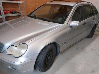 Gebraucht Mercedes C220 2002 Silber Kombi
