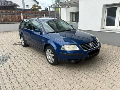 Gebraucht VW Passat 131 PS (96 kW) 2001 Blau Limousine