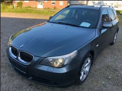 Gebraucht BMW 525 177 PS (130 kW) 2007 Grau Kombi