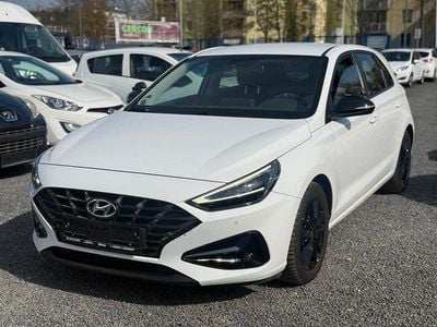 Gebraucht Hyundai i30 Edition 120 PS (88 kW) 2022 Weiß Limousine