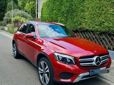 Rot Gebraucht 2019 Mercedes GLC300 AMG line SUV | 34.500 € (Fairer Preis)