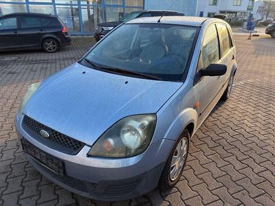Gebraucht Ford Fiesta Ambiente 69 PS (50 kW) 2006 Silber Limousine