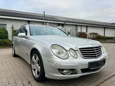 Gebraucht Mercedes E320 Avantgarde 224 PS (164 kW) 2006 Silber Limousine