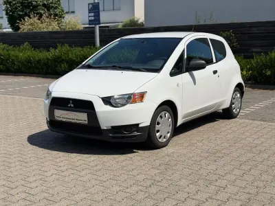 Gebraucht Mitsubishi Colt Inform 75 PS (55 kW) 2009 Weiß Kleinwagen