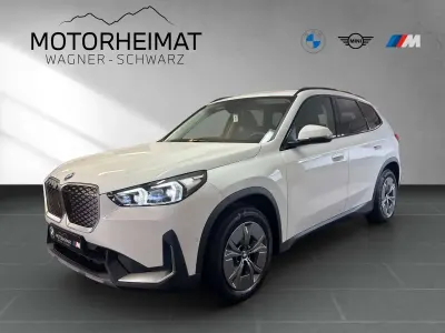 Nowe BMW iX1 Performance 230 kW (313 KM) 2026 Biały SUV