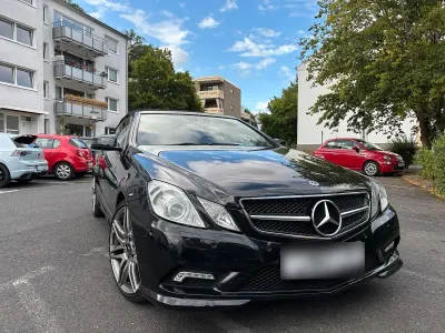 Gebraucht Mercedes E220 AMG 170 PS (125 kW) 2011 Schwarz Cabrio