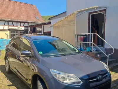 Gebraucht Ford Focus 90 PS (66 kW) 2011 Grau Kombi