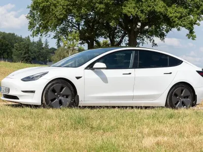 Gebraucht Tesla Model 3 Long Range AWD 350 kW (476 PS) 2021 Weiß Limousine