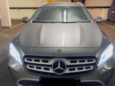 Silber Gebraucht 2018 Mercedes GLA220 Urban SUV | 21.700 € (Fairer Preis)