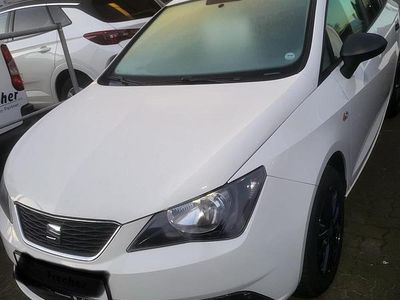 Weiß Gebraucht 2014 Seat Ibiza ST Kombi | 6.400 € (Fairer Preis)