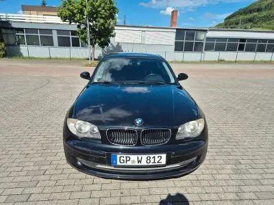 Gebraucht BMW 116 122 PS (89 kW) 2008 Schwarz Kleinwagen