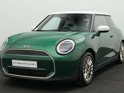 Grün Gebraucht 2024 Mini Cooper Favoured Kleinwagen | 28.516 € (Fairer Preis)