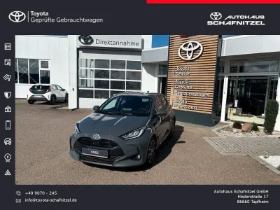 Neu Toyota Yaris Hybrid Team 116 PS (85 kW) 2026 Grau Limousine