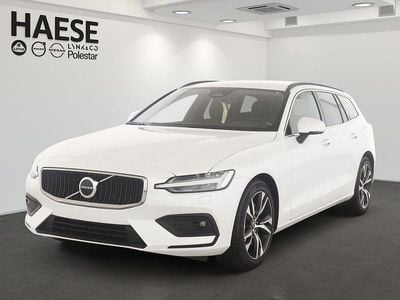 Gebraucht Volvo V60 Core 197 PS (144 kW) 2024 Crystal white pearl / metallic Kombi