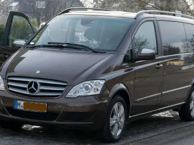 Gebraucht Mercedes Viano 224 PS (164 kW) 2013 Braun Van / Kleinbus