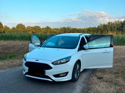 Gebraucht Ford Focus ST-Line 126 PS (92 kW) 2018 Weiß Kombi