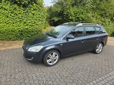 Gebraucht Kia Ceed Sportswagon 140 PS (102 kW) 2009 Schwarz Kombi
