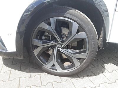 Perlmuttweiß Gebraucht 2023 Renault Espace Esprit Alpine Van / Kleinbus | 38.490 € (Fairer Preis)