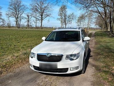 Gebraucht Skoda Superb 140 PS (102 kW) 2013 Schwarz Kombi