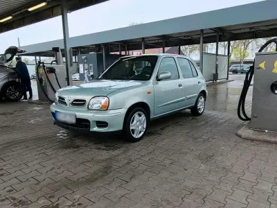 Gebraucht Nissan Micra 60 PS (44 kW) 2001 Silber Kleinwagen