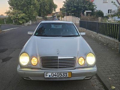 Mercedes E280
