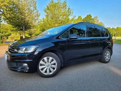 Gebraucht VW Touran Comfortline 150 PS (110 kW) 2017 Schwarz Van / Kleinbus