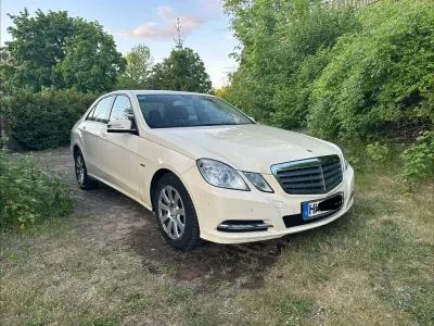 Gebraucht Mercedes E200 136 PS (100 kW) 2011 Beige Limousine