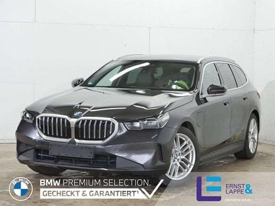 Gebraucht BMW 530e Sport Line 299 PS (219 kW) 2025 Sophistograu brillianteffekt Kombi
