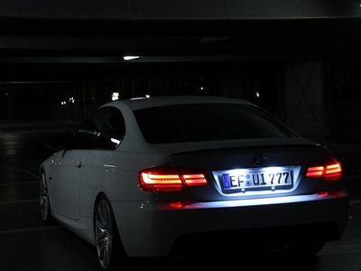 Weiß Gebraucht 2007 BMW 320 Performance Coupé | 11.000 €